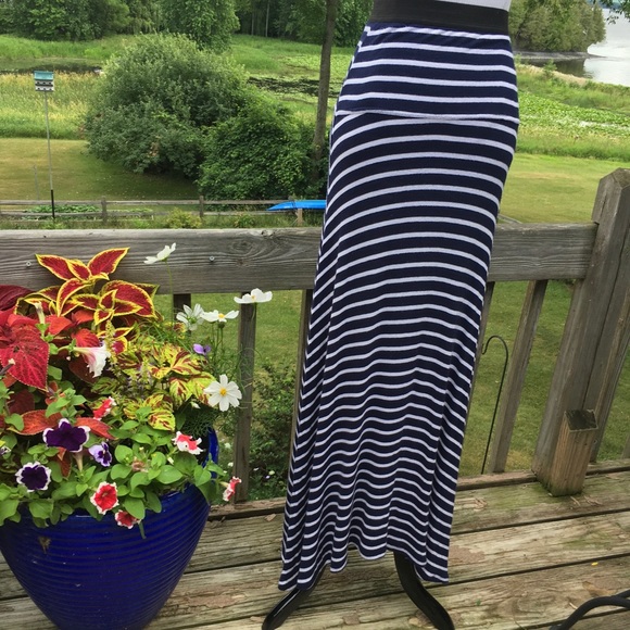 BCBGMaxAzria Striped Skirt - Picture 4 of 7